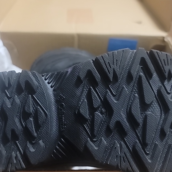 Columbia Youth Bugaboot Size 1 - Picture 3 of 4